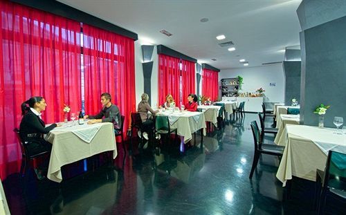 埃登酒店 新萨尔沃 外观 照片